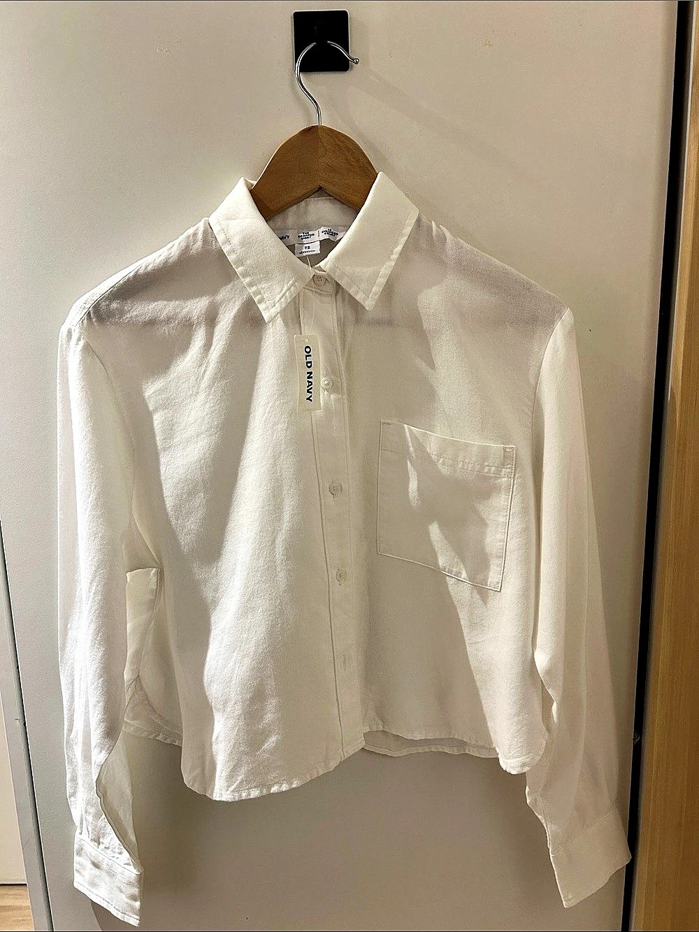 Old Navy The Cropped Shirt White Button Down Shirt Size XS